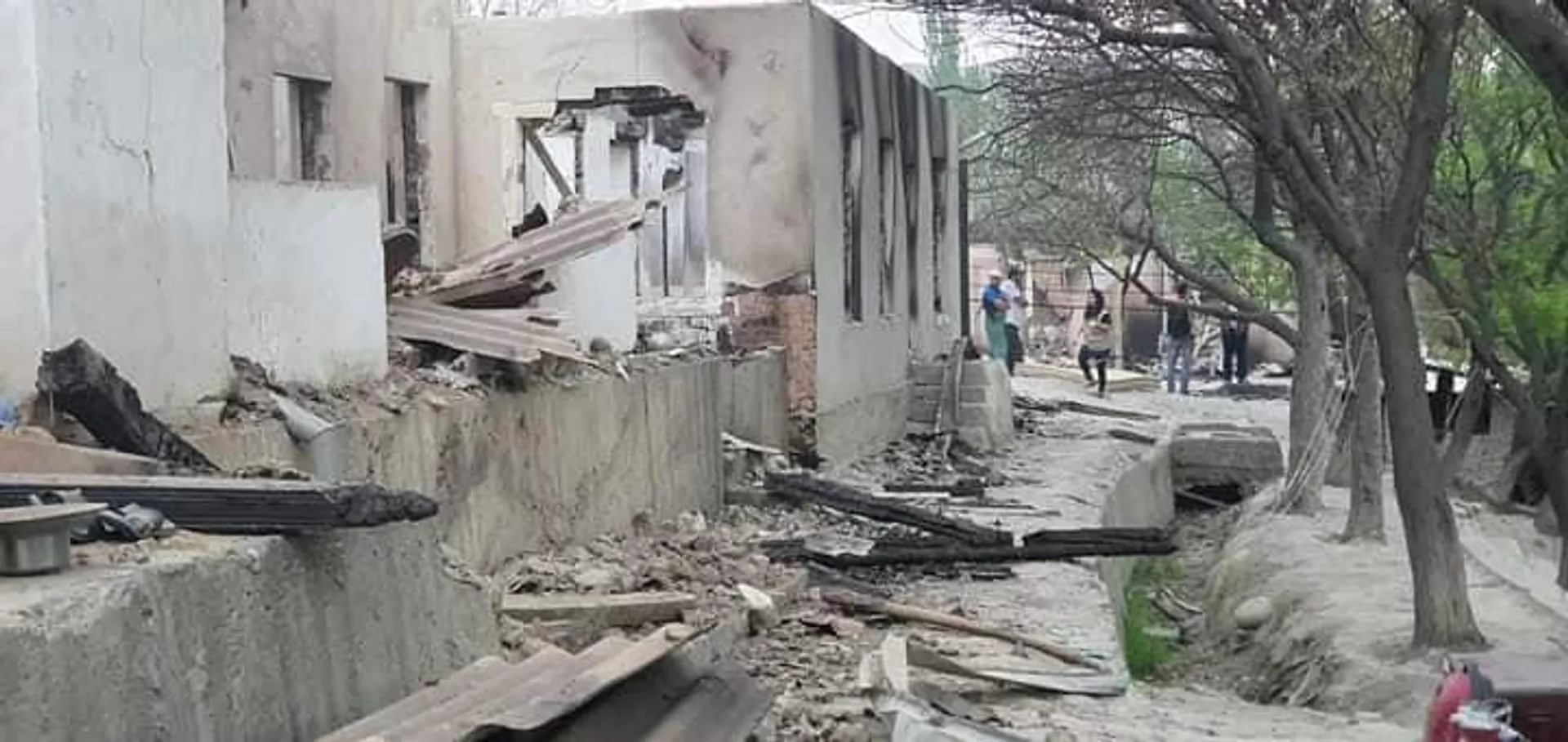 Манзилҳои харобгаштаи сокинони деҳаи Хоҷаи Аъло ва Сомониён Манзилҳои харобгаштаи сокинони деҳаи Хоҷаи Аъло ва Сомониён - Sputnik Тоҷикистон, 1920, 05.05.2021