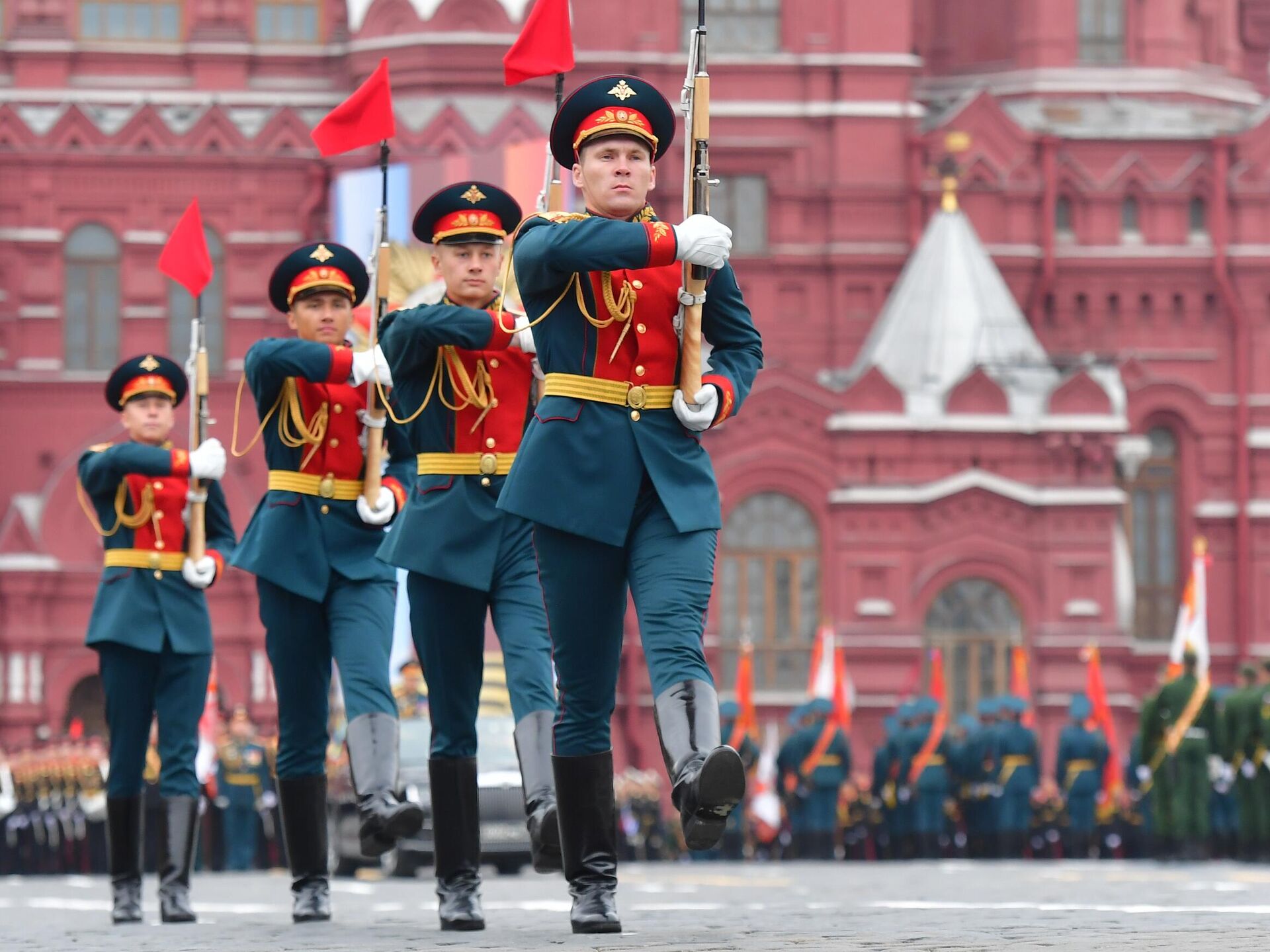 Когда состоялся военный парад на красной площади. Парад Победы на красной площади в Москве 2021. 9 Мая парад Победы красной площади. Парад Победы 9 мая 2022 в Москве. Кремль парад.