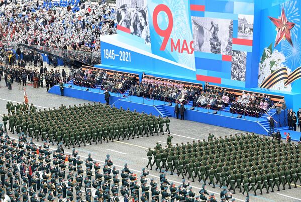 В параде приняли участие 12 тысяч военнослужащих  - Sputnik Таджикистан