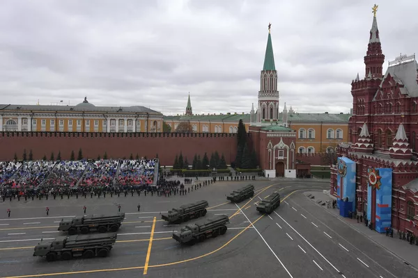 Системаи мушакии сершумори Tорнадо-С дар паради низомӣ ба ифтихори 76-умин солгарди Ғалаба дар Ҷанги Бузурги Ватанӣ дар Маскав - Sputnik Тоҷикистон