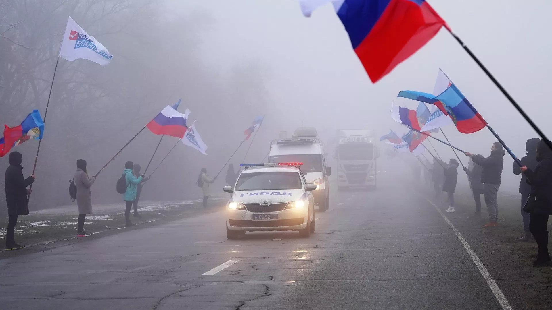 Сотый гуманитарный конвой из России прибыл в Донбасс