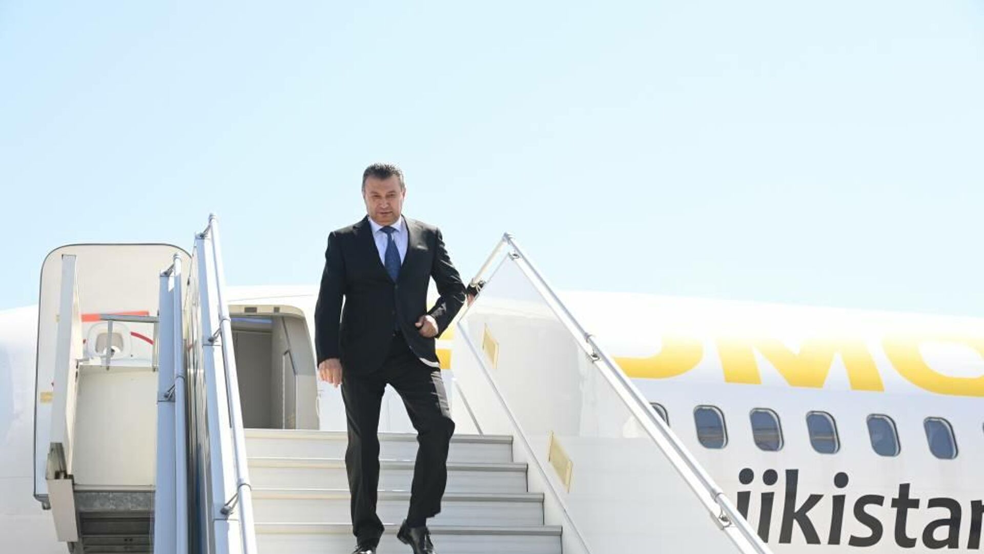 Премьер-министр Таджикистана Кохир Расулзода прибыл в Ташкент - Sputnik Таджикистан, 1920, 14.05.2021