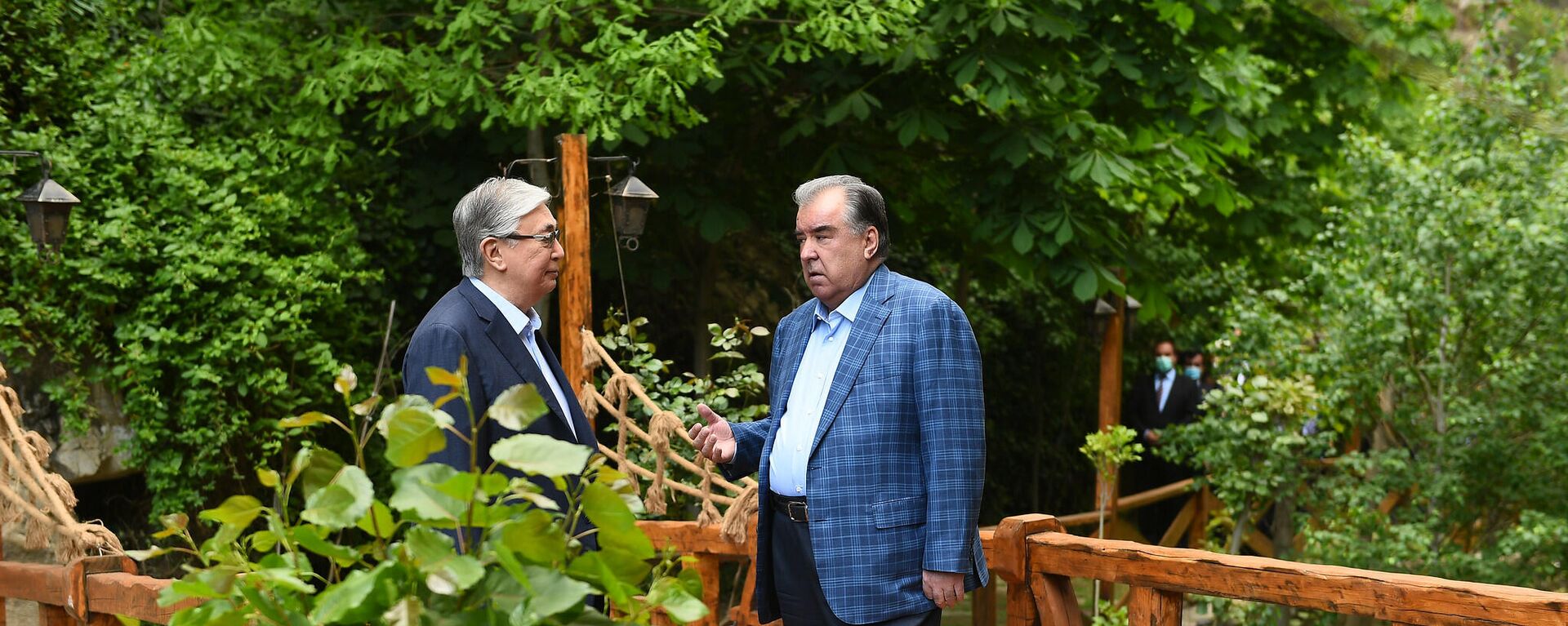 Неформальная встреча Рахмона и Токаева  - Sputnik Таджикистан, 1920, 20.05.2021