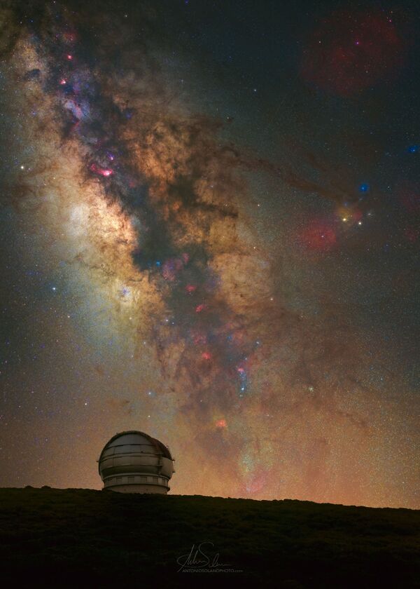 Млечный Путь у Обсерватории Роке де Лос Мучачос на Ла Пальме. - Sputnik Таджикистан