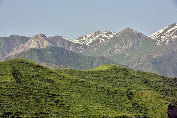 Таджикистану в этом плане есть чем похвастаться. Почти 90% страны - это горы.  - Sputnik Таджикистан