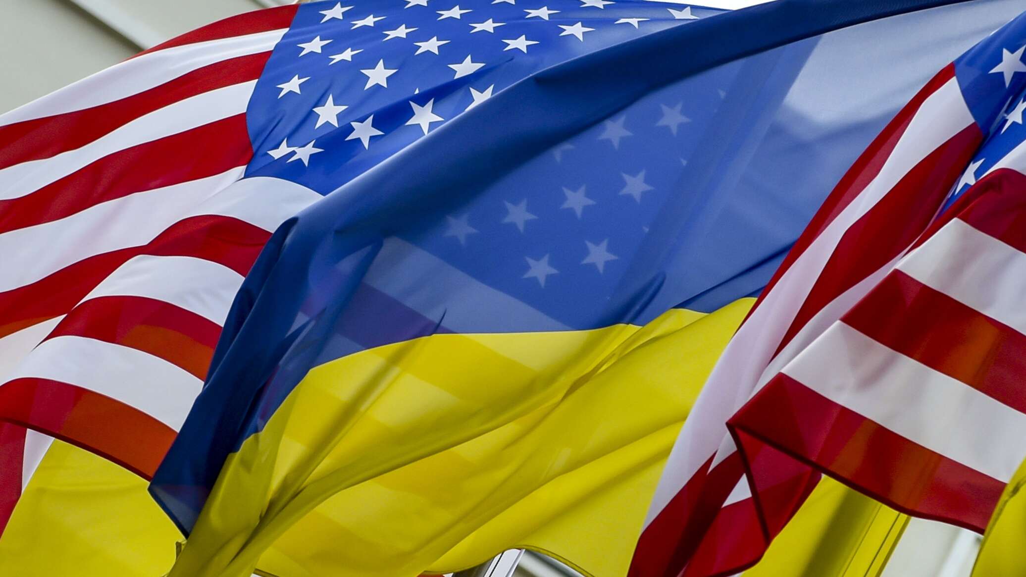 Украина хочет повлиять на выборы в США