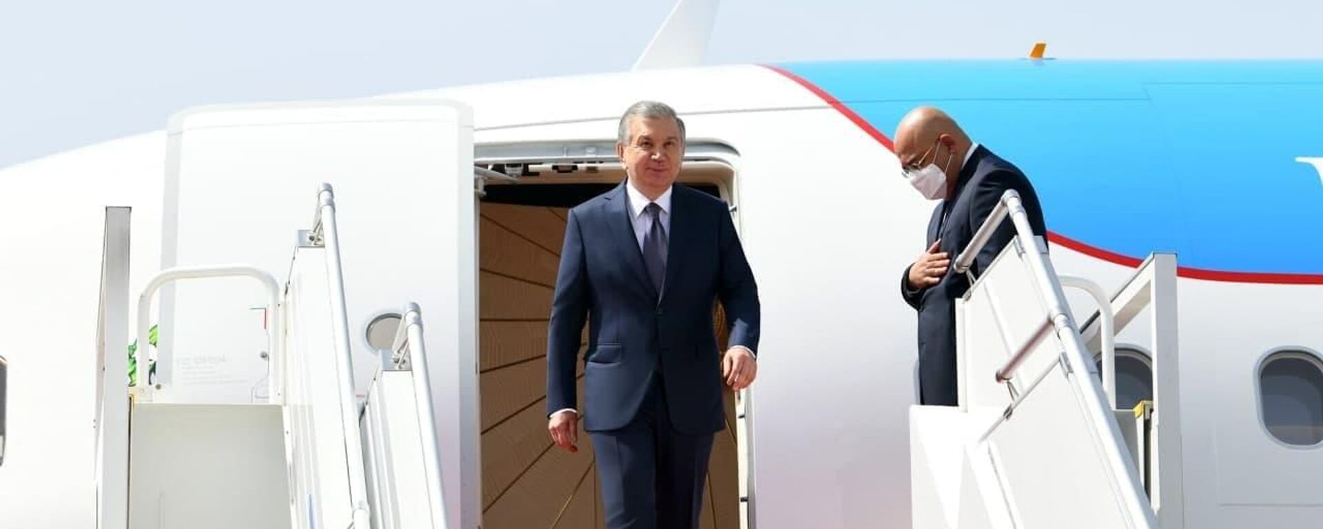 Президент Республики Узбекистан Шавкат Мирзиёев прибыл с официальным визитом в Республику Таджикистан - Sputnik Тоҷикистон, 1920, 19.11.2021