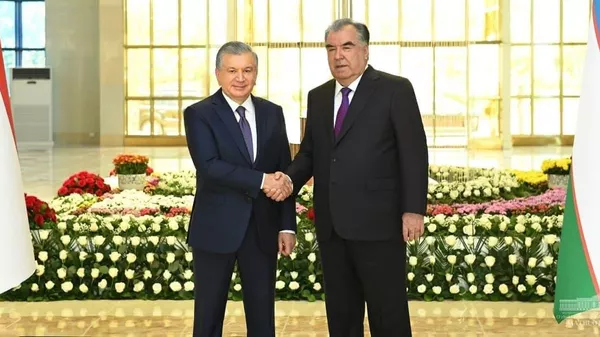 Президент Республики Узбекистан Шавкат Мирзиёев прибыл с официальным визитом в Республику Таджикистан - Sputnik Тоҷикистон