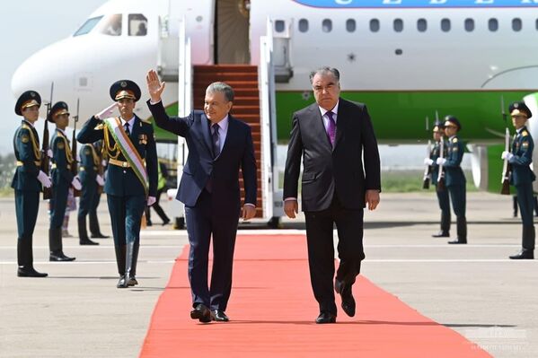 В ходе переговоров Рахмон и Мирзиёев рассмотрят обширную повестку узбекско-таджикского партнерства. - Sputnik Таджикистан