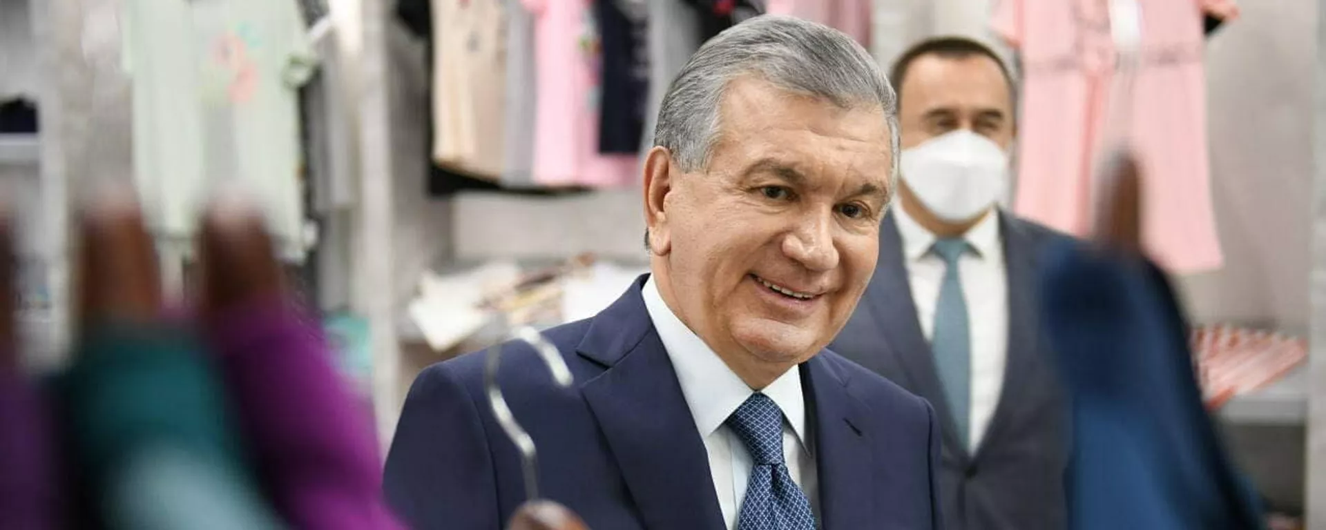 Президент Узбекистана посетил швейно-трикотажное предприятие And gold в Избасканском районе Андижанской области - Sputnik Тоҷикистон, 1920, 29.10.2021