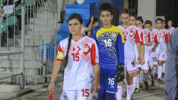 Молодежная женская футбольная сборная Таджикистана - Sputnik Таджикистан