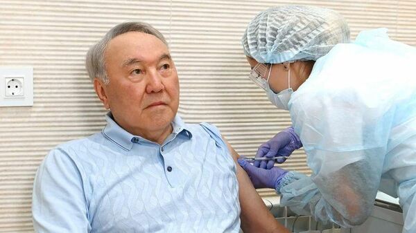 Первый президент Казахстана, Нурсултан Назарбаев привился вакциной Спутник V
 - Sputnik Таджикистан