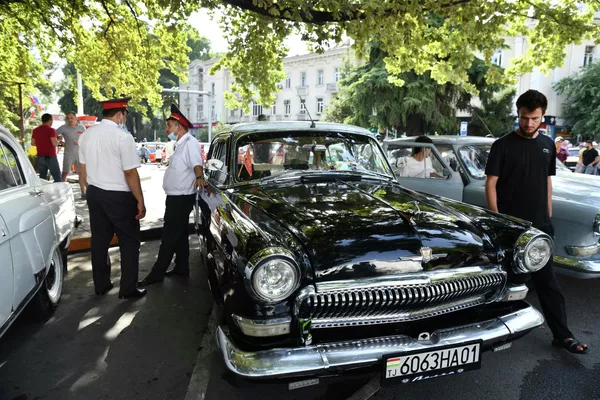 Фестиваль ретро-автомобилей в Душанбе Фестиваль ретро-автомобилей в Душанбе