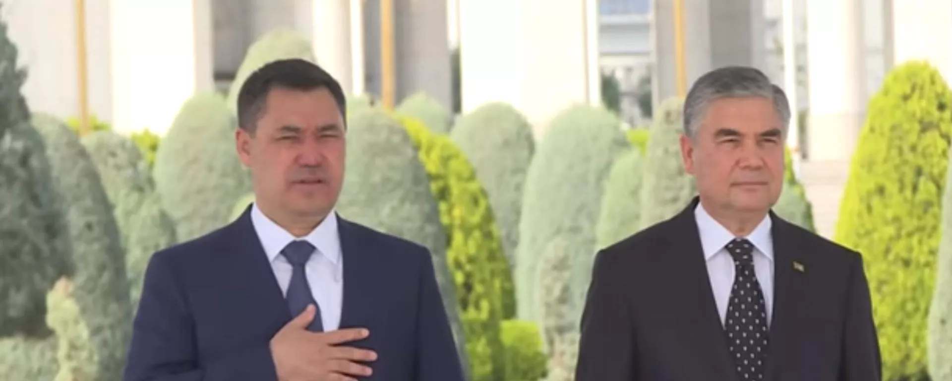 Как дела? Нормально? — видео встречи Жапарова и Бердымухамедова в Ашхабаде
 - Sputnik Тоҷикистон, 1920, 28.06.2021