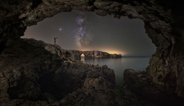 Млечный Путь, снятый с острова Минорка в Средиземном море. - Sputnik Таджикистан