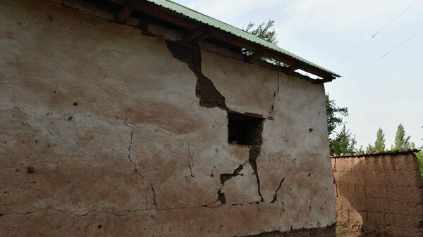 Последствия землетрясения в Лангари Шох - Sputnik Таджикистан