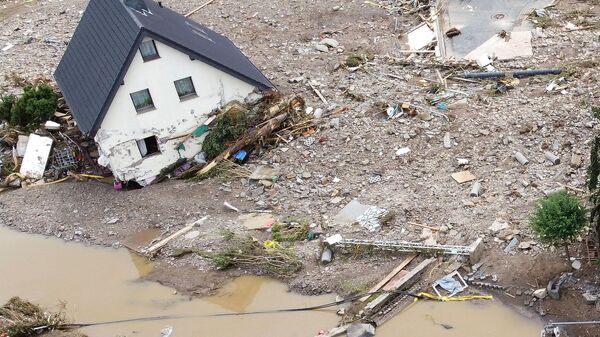 Общий вид зоны, пострадавшей от наводнения после проливных дождей в Шульде, Германия  - Sputnik Тоҷикистон