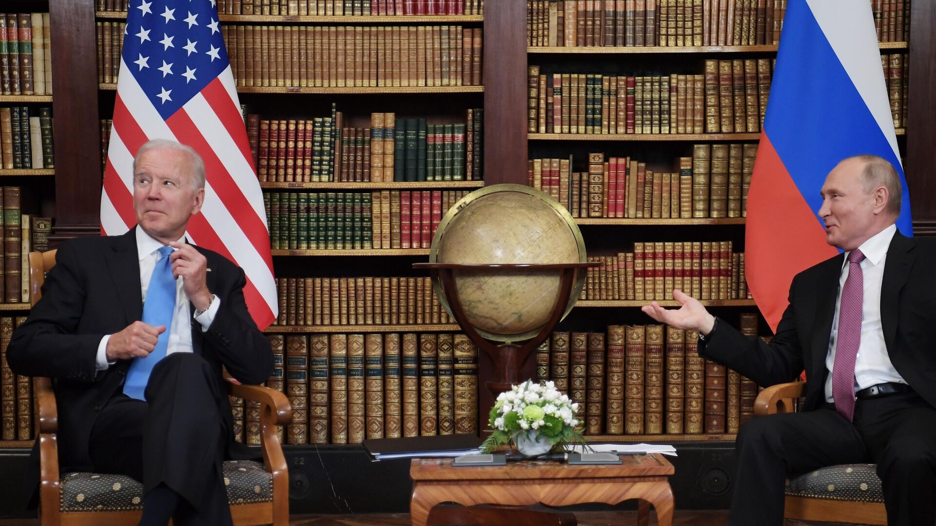 Встреча президентов России и США В. Путина и Дж. Байдена в Женеве - Sputnik Таджикистан, 1920, 18.03.2022