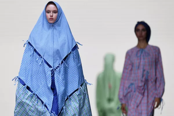 Показ коллекций одежды дизайнеров моды на Modest Fashion Day в рамках XII Международного экономического саммита Россия Исламский мир: KazanSummit Показ коллекций одежды дизайнеров моды на Modest Fashion Day в рамках XII Международного экономического саммита Россия Исламский мир: KazanSummit