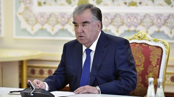 Эмомали Рахмон на совещании - Sputnik Таджикистан
