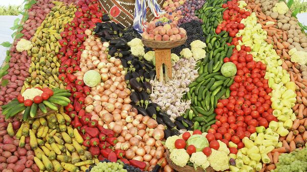 Выставка овощей и фруктов - Sputnik Тоҷикистон