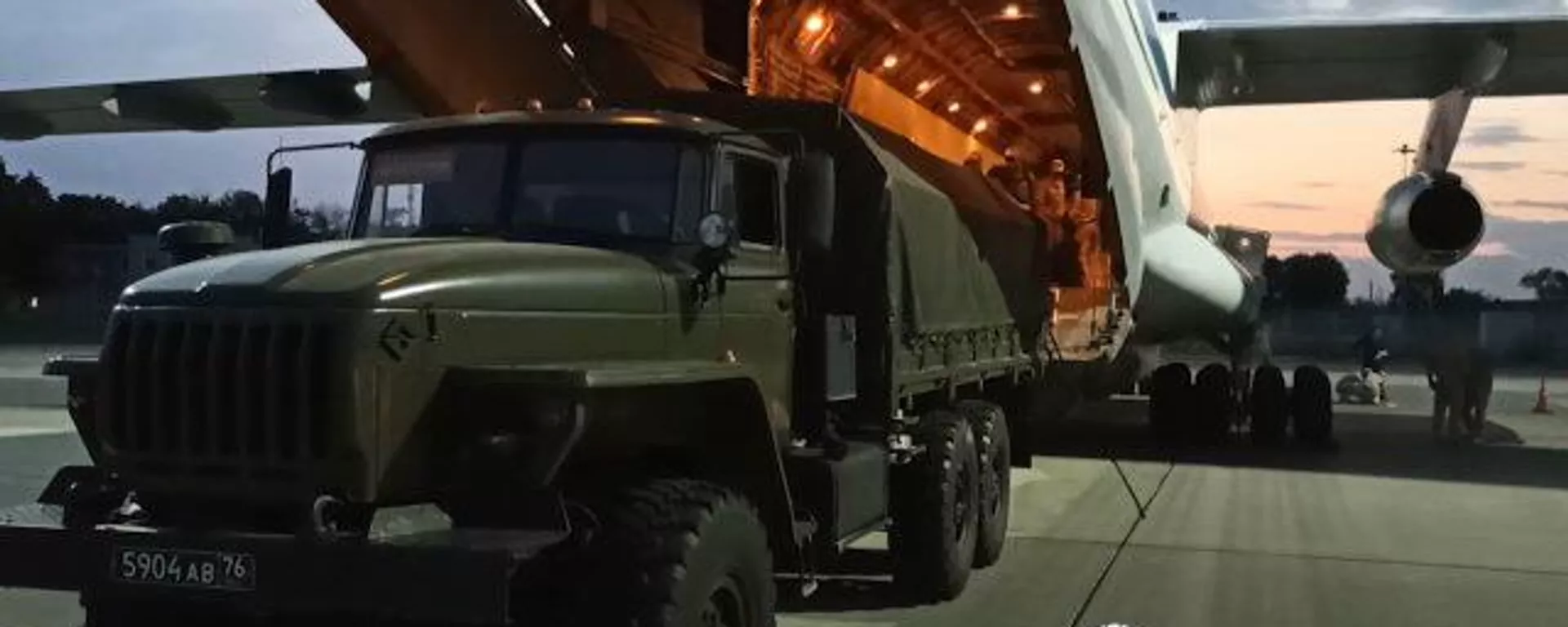 Видео РИА Новости. Российские военные направлены к афганской границе - Sputnik Тоҷикистон, 1920, 31.07.2021