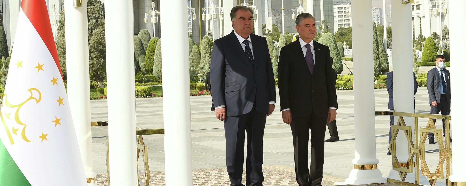 Эмомали Рахмон президент Таджикистана, и Гурбангулы Бердымухамедов президент Туркменистана - Sputnik Таджикистан, 1920, 04.08.2021