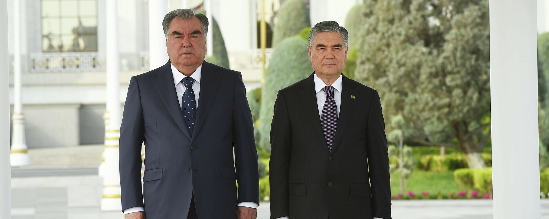 Эмомали Рахмон президент Таджикистана, и Гурбангулы Бердымухамедов президент Туркменистана - Sputnik Таджикистан, 1920, 17.09.2021
