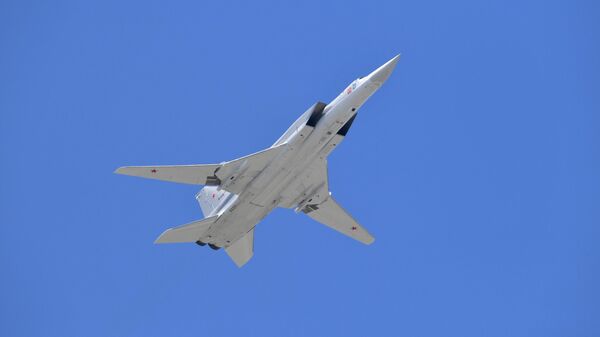 Дальний сверхзвуковой бомбардировщик-ракетоносец Ту-22М3 - Sputnik Таджикистан