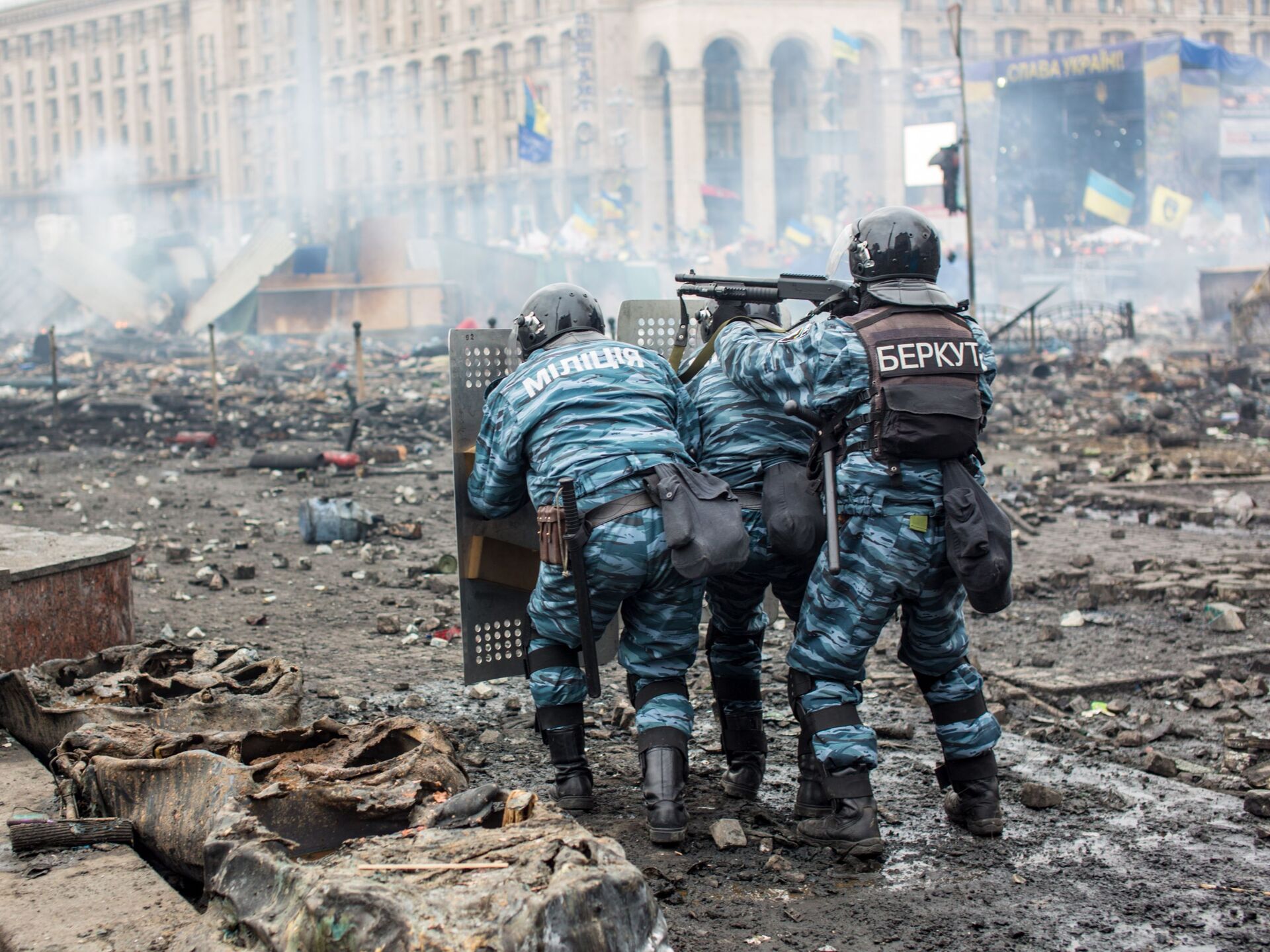 Что произошло на майдане в 2014. Беркут Украина Майдан на Украине в 2014. Евромайдан на Украине в 2014 Беркут.