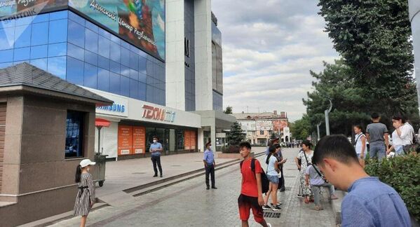Центральный универсальный магазин Айчурек в Бишкеке - Sputnik Таджикистан