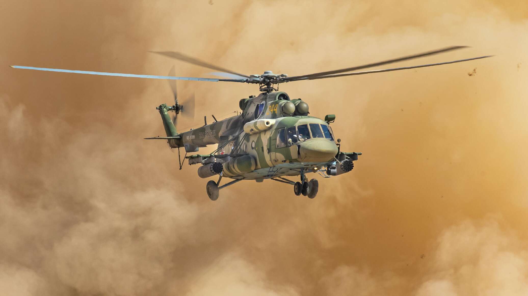 Экипаж ми8. Ми-8 в Афганистане. Вертолёт ми-8 военный. Ми-8 РЭБ. Вертолёт ми-8 АМТШ.