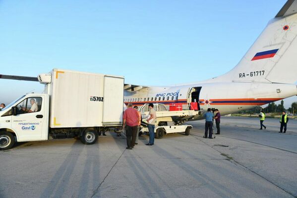Специальный борт МЧС РФ приземлился в аэропорту Душанбе накануне. - Sputnik Таджикистан