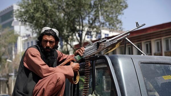Боевики Талибана патрулируют район Вазир Акбар Хан в городе Кабул, Афганистан - Sputnik Таджикистан