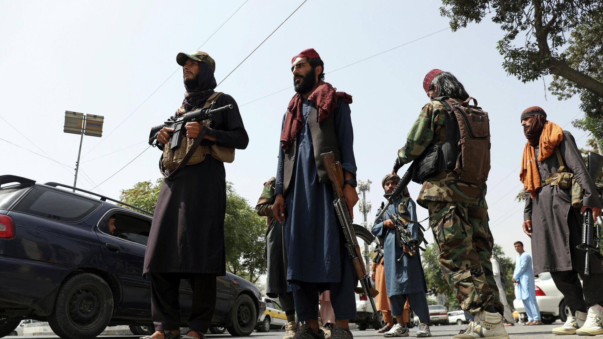 Боевики Талибана патрулируют район Вазир Акбар Хан в городе Кабул, Афганистан - Sputnik Таджикистан, 1920, 19.09.2021