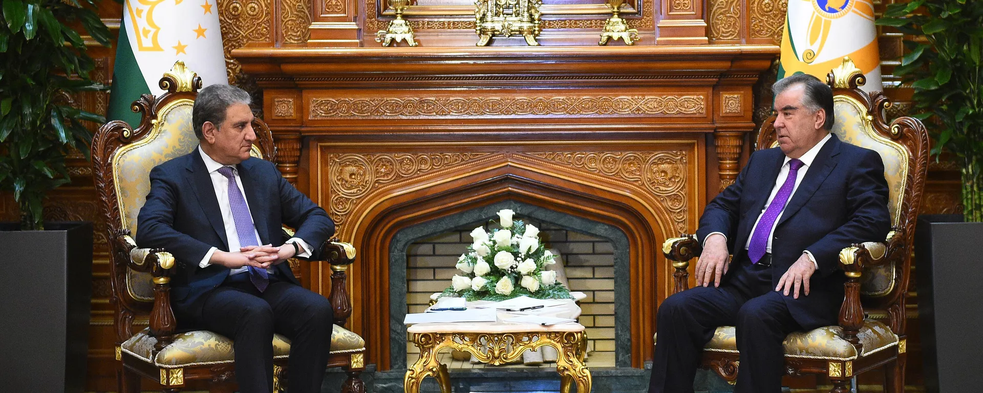Президент Республики Таджикистан Эмомали Рахмон и Министр иностранных дел Исламской Республики Пакистан Махдумом Шахом Махмудом Куреши - Sputnik Тоҷикистон, 1920, 25.08.2021