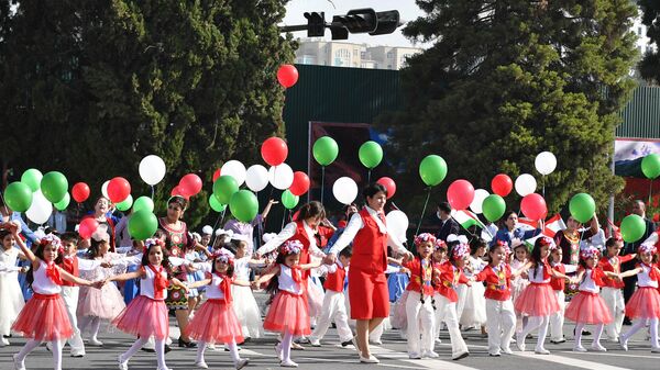 Парад в Душанбе в честь 30-летия государственной независимости Республики Таджикистан - Sputnik Тоҷикистон