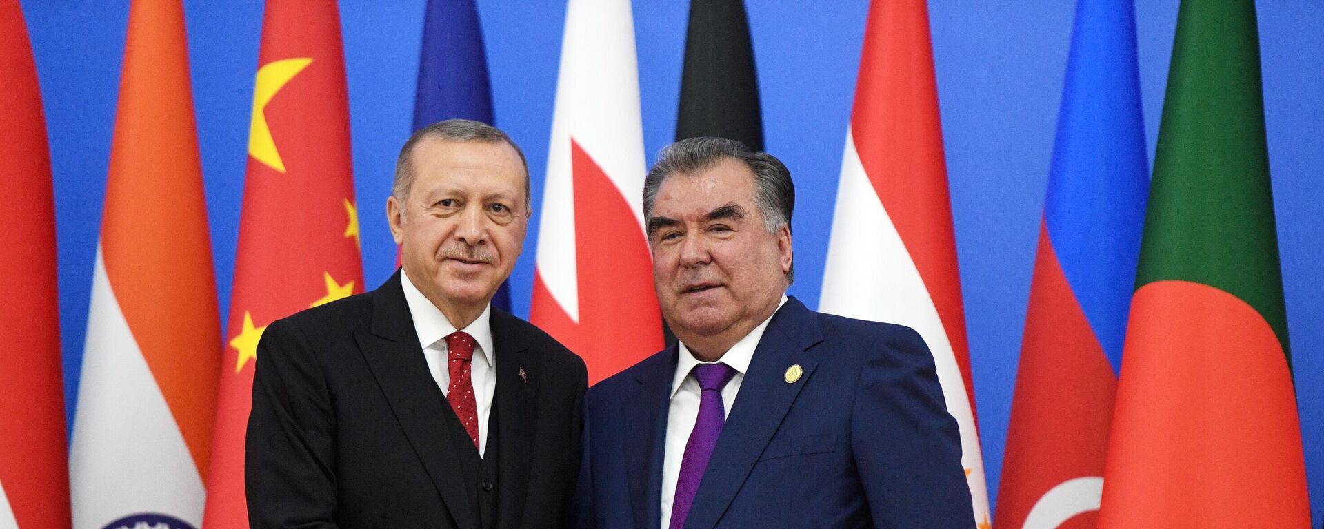 Президент Таджикистана Эмомали Рахмон и президент Турции Реджеп Тайип Эрдоган - Sputnik Таджикистан, 1920, 09.09.2021