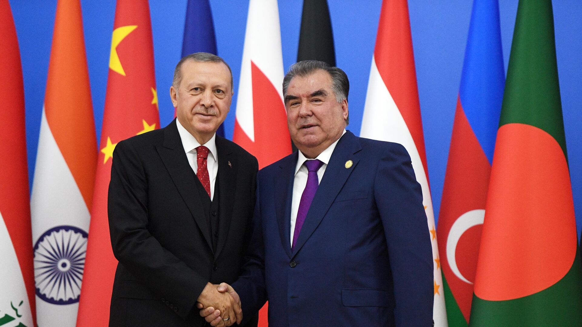 Президент Таджикистана Эмомали Рахмон и президент Турции Реджеп Тайип Эрдоган - Sputnik Таджикистан, 1920, 28.01.2022