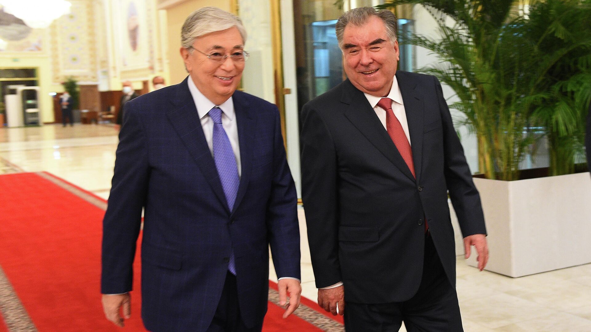 Президент Касым-Жомарт Токаев и Президент Таджикистана Эмомали Рахмон - Sputnik Таджикистан, 1920, 05.10.2022