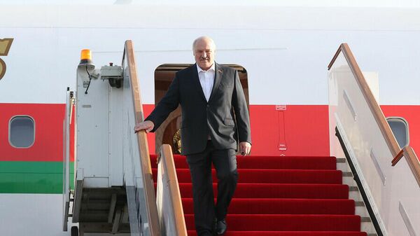 Президент Беларуси Александр Лукашенко 15 сентября прилетел с рабочим визитом в Таджикистан - Sputnik Тоҷикистон