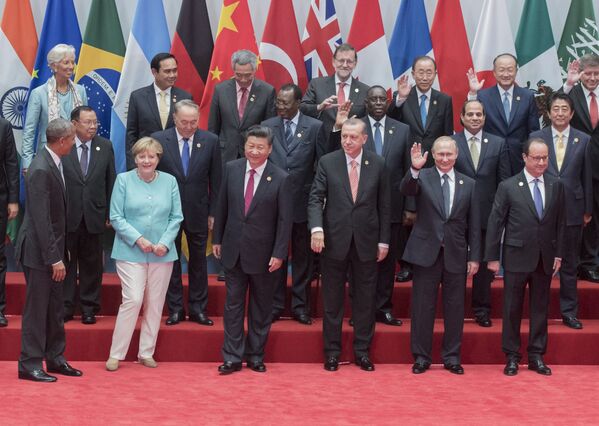 Совместное фотографировании глав делегаций государств - участников &quot;Группы двадцати&quot; G20, приглашенных государств и международных организаций в Ханчжоу. 4 сентября 2016 года. - Sputnik Таджикистан