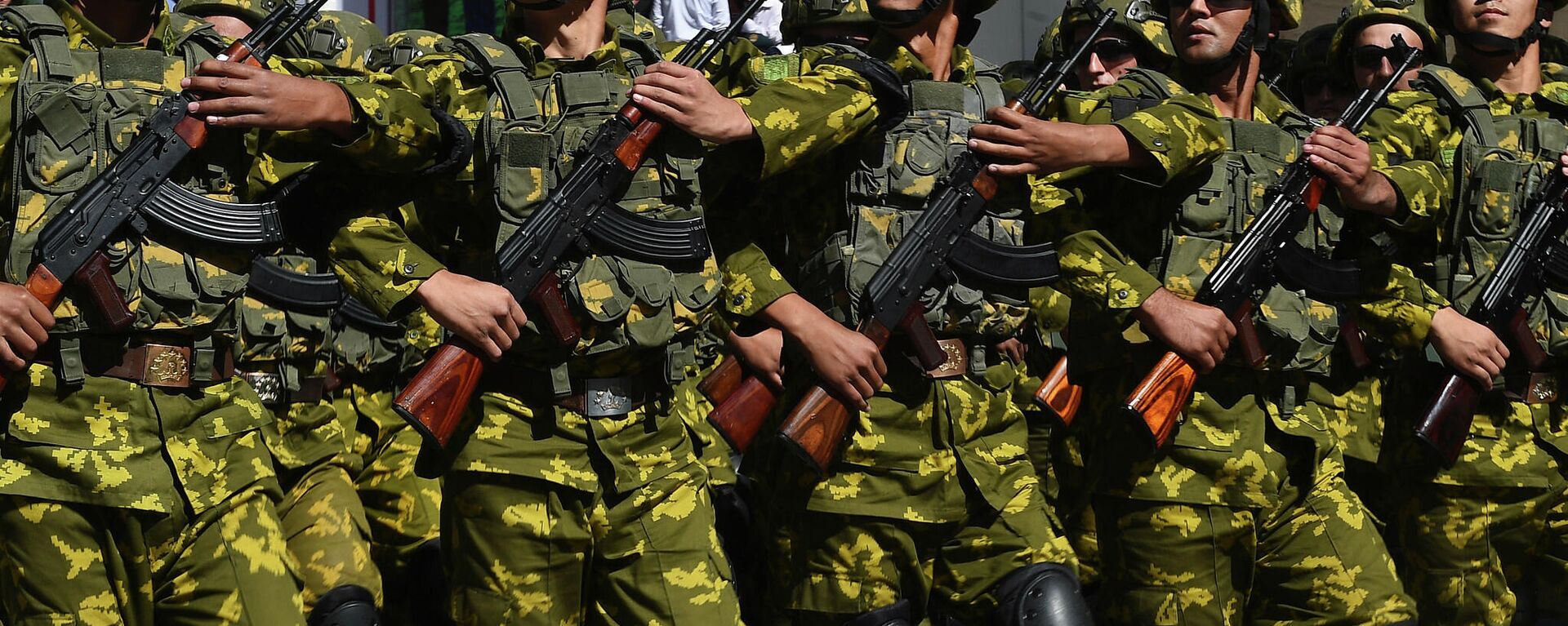 Вооруженные силы Таджикистана на военном параде в Дарвозском районе - Sputnik Тоҷикистон, 1920, 23.12.2022
