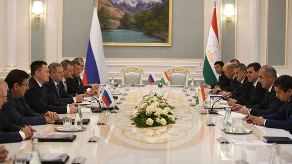 Генеральный прокурор Российской Федерации в рамках рабочего визита в Душанбе провел встречу с Генеральным прокурором Республики Таджикистан Юсуфом Рахмоном - Sputnik Таджикистан