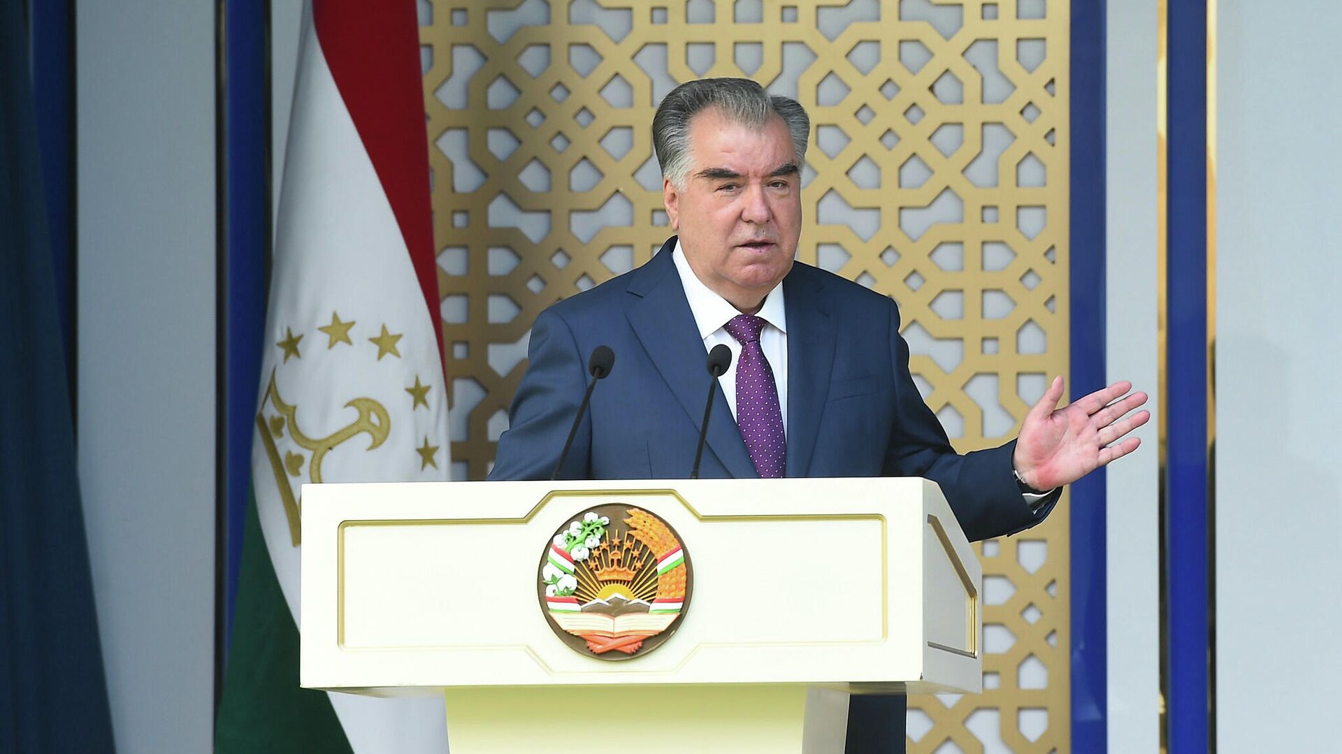 Президент Республики Таджикистан Эмомали Рахмон - Sputnik Таджикистан, 1920, 02.02.2022
