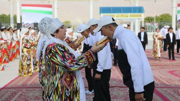 Маросими нонгазон, акс аз бойгонӣ - Sputnik Тоҷикистон