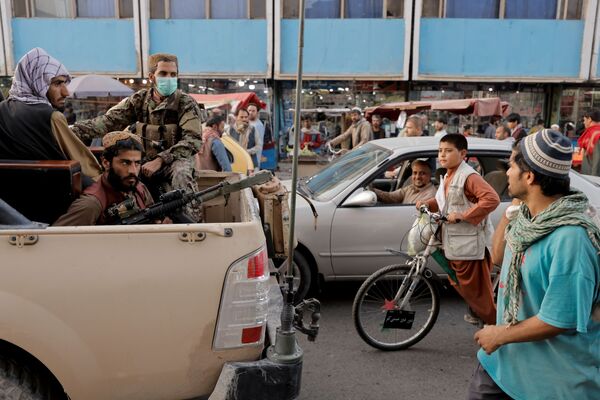 Улицы Кабула патрулируют вооруженные представители&quot;Талибана&quot;*. - Sputnik Таджикистан