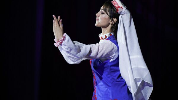 Уроженка Таджикистана Нуринисо Абдулмаинова получила приз зрительских симпатий на конкурсе красоты среди девушек-мигрантов в Москве - Sputnik Таджикистан
