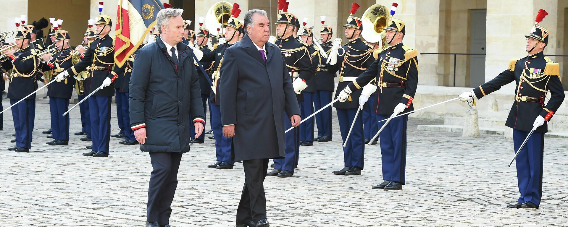 Президент Таджикистана Эмомали Рахмон и Государственный секретарь Министерства Европы и иностранных дел Франции Жан-Батист Лемуан - Sputnik Таджикистан, 1920, 13.10.2021