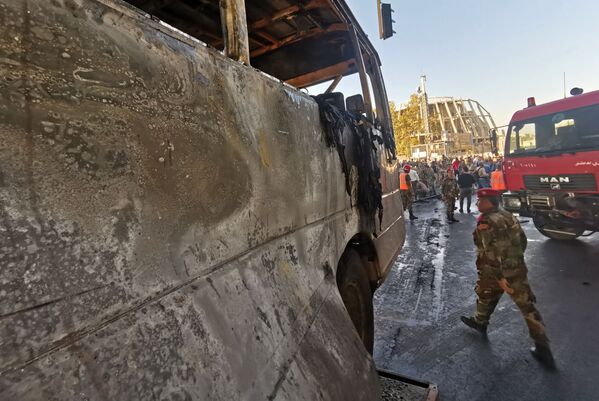Ни одна террористическая организация пока не взяла ответственность за взрыв армейского автобуса в Дамаске. - Sputnik Таджикистан